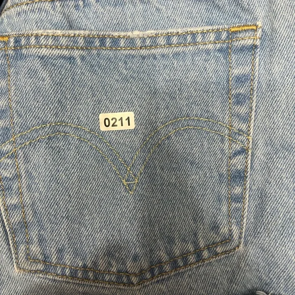 Levi's 501 Jean Shorts - Size W25 - Picture 13 of 14
